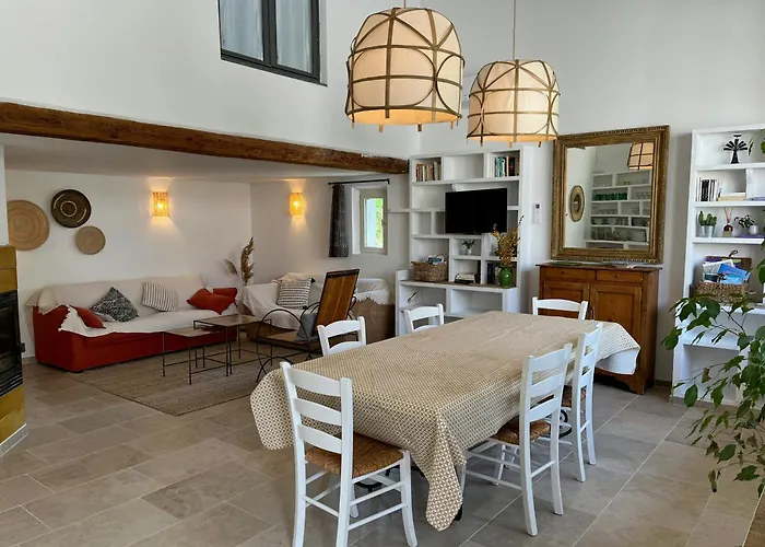 Bright In The Heart Of Luberon Holiday home *