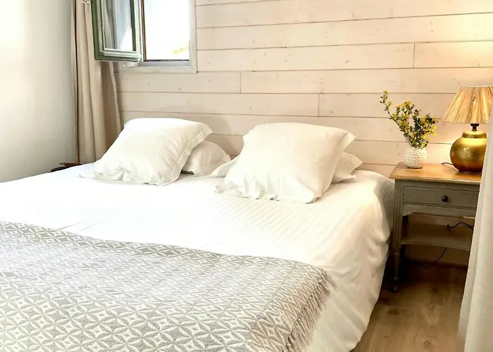 Bright In The Heart Of Luberon Holiday home